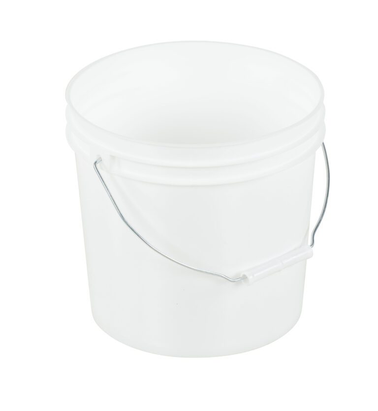 PAIL-35-PWS_A.jpg A Vestil White Open Head Pail Steel Hand 3.5 Gal is featured against a white backdrop, showcasing its sturdy steel handle, smooth surface, and classic rounded shape in a pristine, empty state.