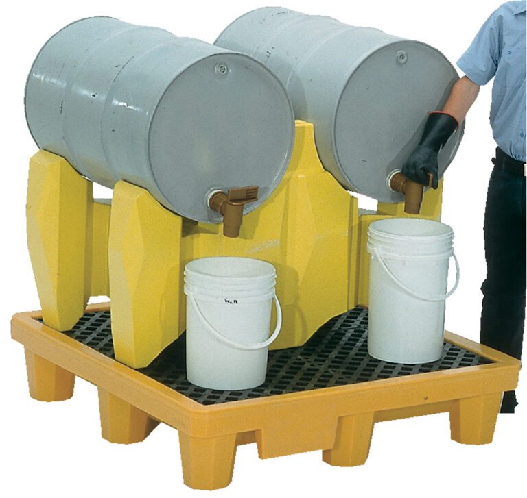 PDR-2_A.jpg Two gray barrels rest on a yellow Vestil Poly 2 Drum Rack with a 1500 lb capacity, dispensing liquid into white buckets via faucets. A person wearing a blue shirt and black glove stands next to the setup.