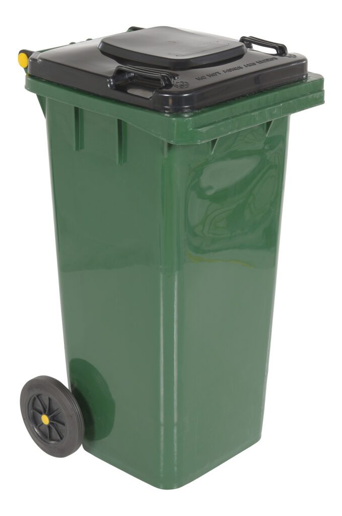 TH-32-GRN_A.jpg Featured here is the Vestil Green Poly Trash Can with a 32-gallon capacity, equipped with a sleek black lid and two sturdy left-side black wheels for easy mobility and durability.