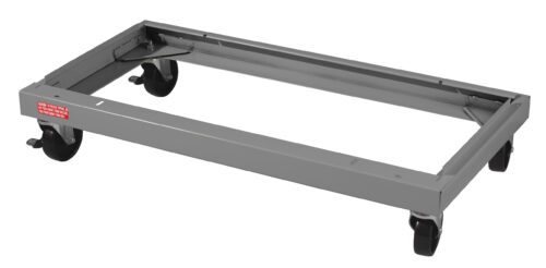 qfgbckurqbjdkjqlvdaz.jpg A gray, rectangular metal dolly with four swivel caster wheels, including two with locking mechanisms. The frame is open in the center.