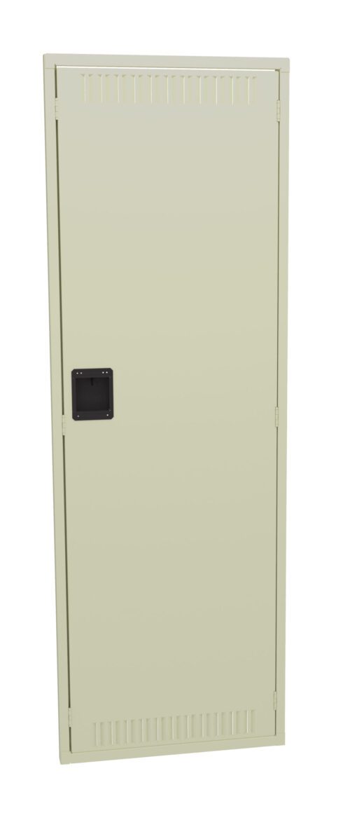 snuasbs0wuxngp7erml7.jpg A light beige metal locker with a vertical rectangular shape. It has a small black handle on the left side and ventilation slits at the top and bottom. The locker is closed and is standing upright.
