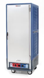 The Metro C539-MFS-L-BUA C5 3 Series full-height, insulated moisture heated holding/proofing cabinet operates at 120V, 60Hz. This blue unit with lip load aluminum slides features a solid door, wheels for easy mobility, and front control knobs with a digital display panel.