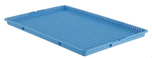 l49zaky55hp0v93z3bbh5p4zorsu23tt.jpg The Metro DT1826-P WavDri Drying Tray is a blue rectangular plastic tray featuring a perforated surface, raised edges, slots on the sides, and handles for easy transport and efficient drying.