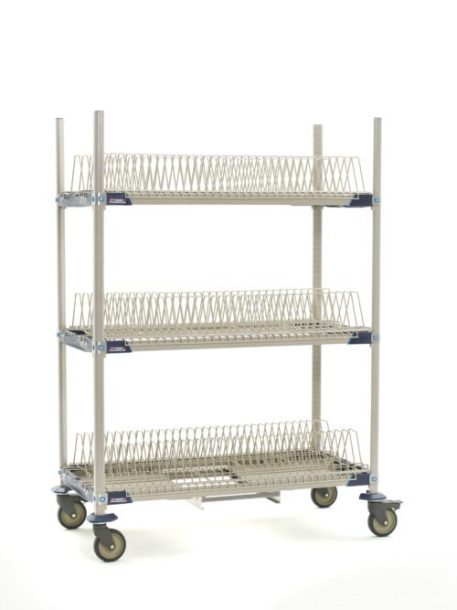 lfqtm1opd24dapthj6bo0gfrzxikaz09.jpg The MetroMax i PR48VX2-XDR Mobile Drying Rack, measuring 26 x 50 x 68, includes V-shaped wire dividers, three tray racks, a drip tray on three-tier metal utility shelves, and four swivel casters. The cart is showcased against a plain white background.