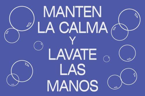 The Justrite Mat,194 Span Keep Calm 4X6 features a soothing blue background with the elegant white text MANTEN LA CALMA Y LAVATE LAS MANOS, surrounded by outlined bubbles, offering a fresh twist on the classic Keep Calm design.