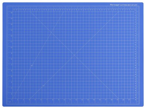 10692.jpg The Dahle Vantage® Premium Self-Healing Cutting Mat, 18 x 24, features a grid pattern with inch markers on the edges and diagonal lines with degree indicators. The label Vantage Cutting Mat 24 x 18 is in the top right. Sold in blue as a case of 12.