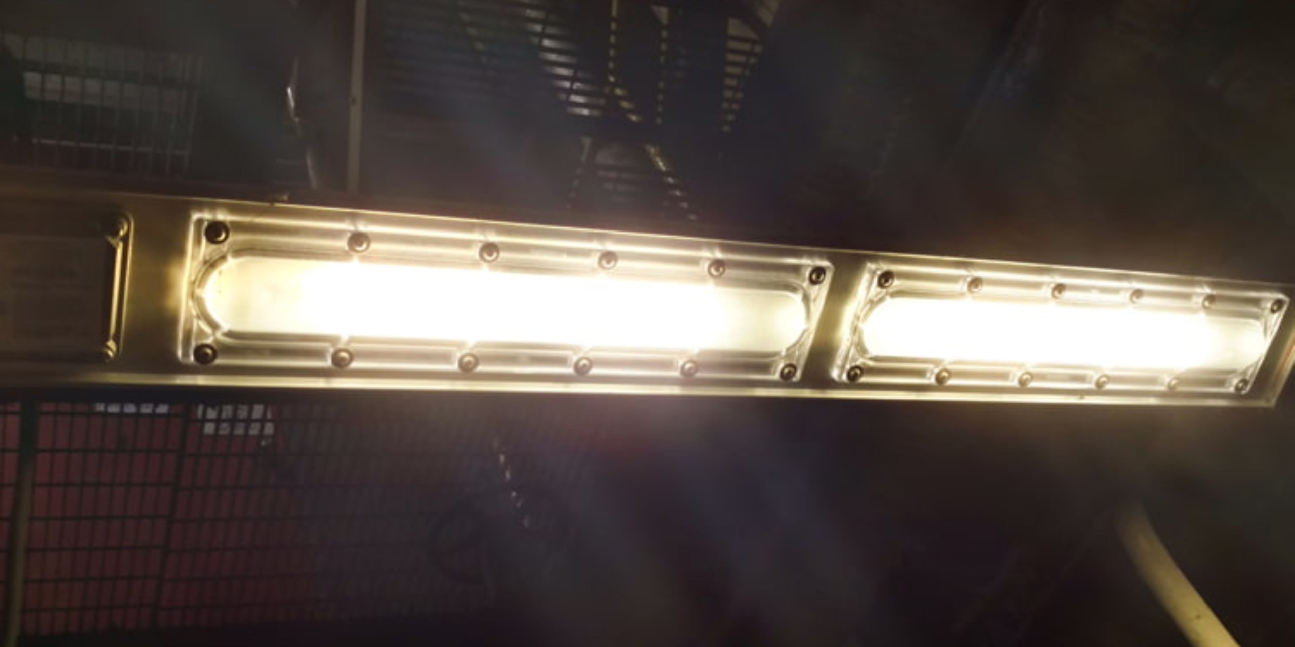 Explosion-proof light fixture in a lab