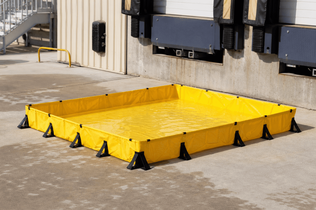 Spill containment berm for outdoor industrial containment