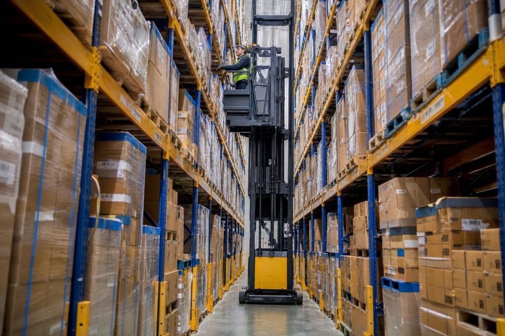 VNA order picker