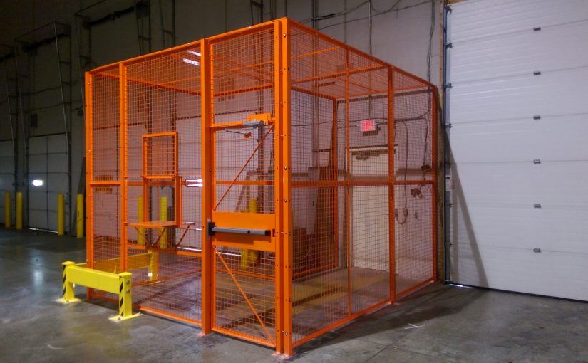 Single-door driver access cage at warehouse dock