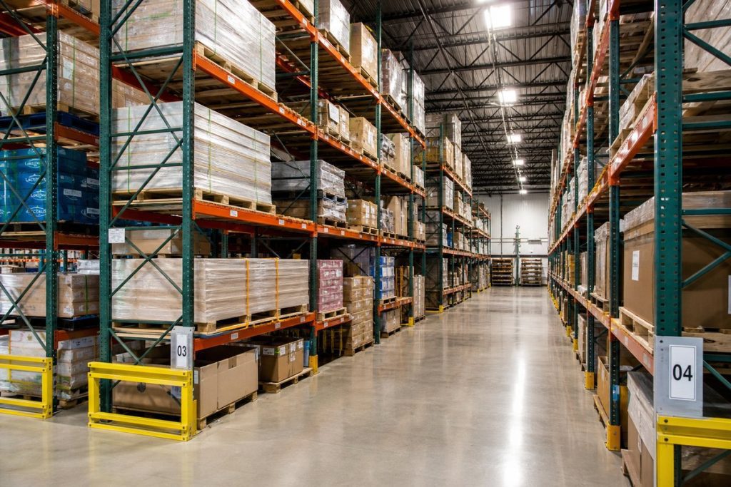 Structural selective pallet rack