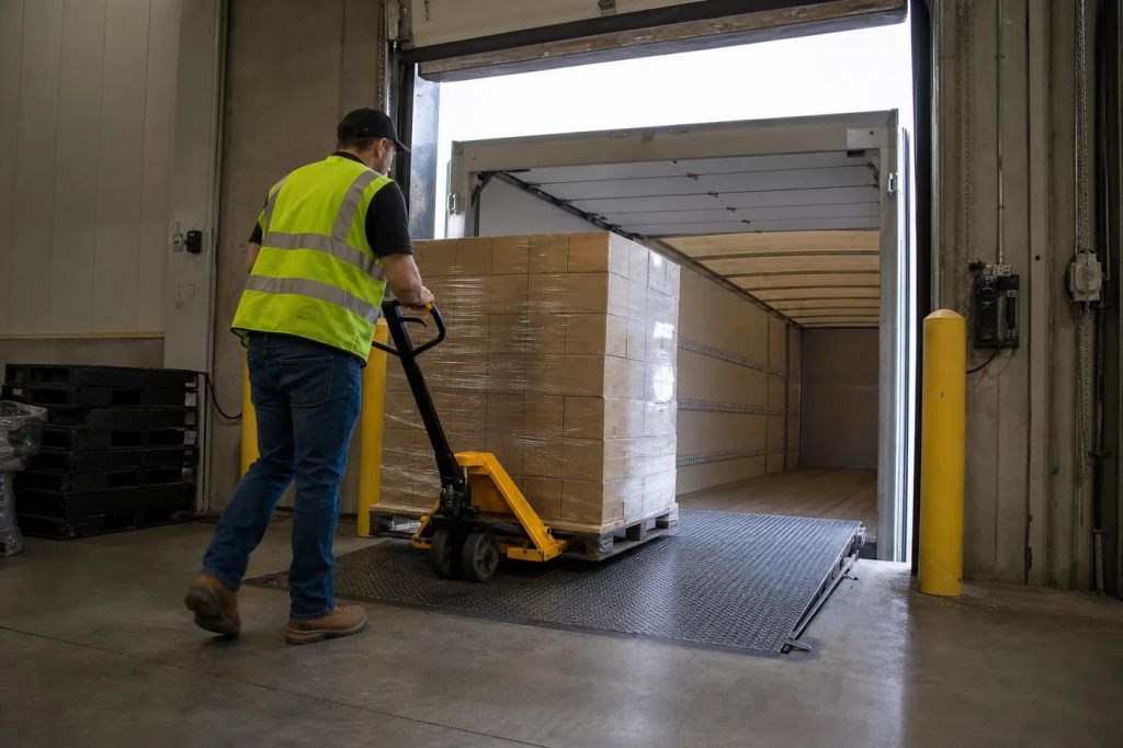 Find Your Pallet Truck Size: A 2026 Guide - pallet truck size