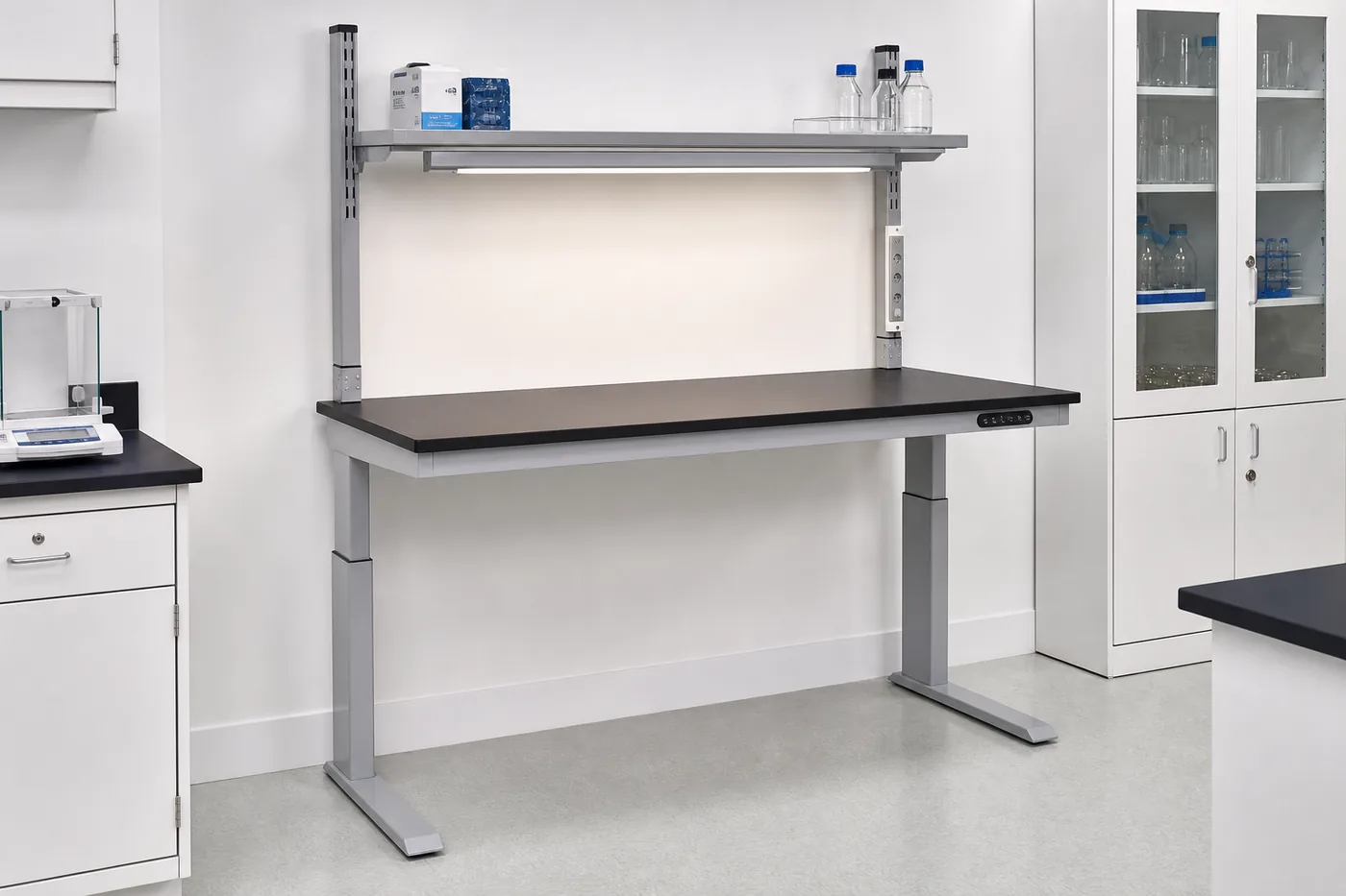 Lab Bench Designer showing a configurable laboratory bench