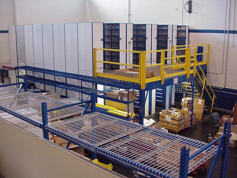 Flexible industrial shelving